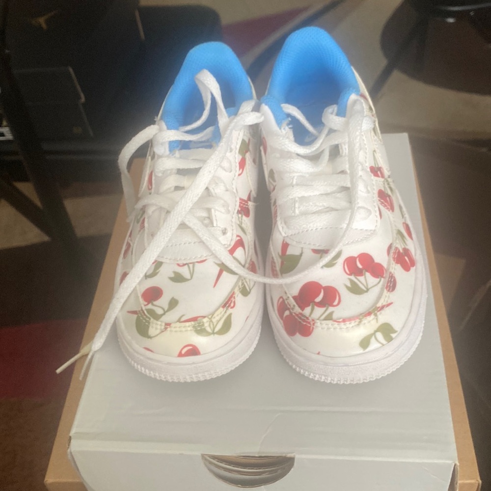 Girls Nike Air Force 1